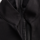 Alzira - Eleganten plašč z pasom in mandarinskim ovratnikom