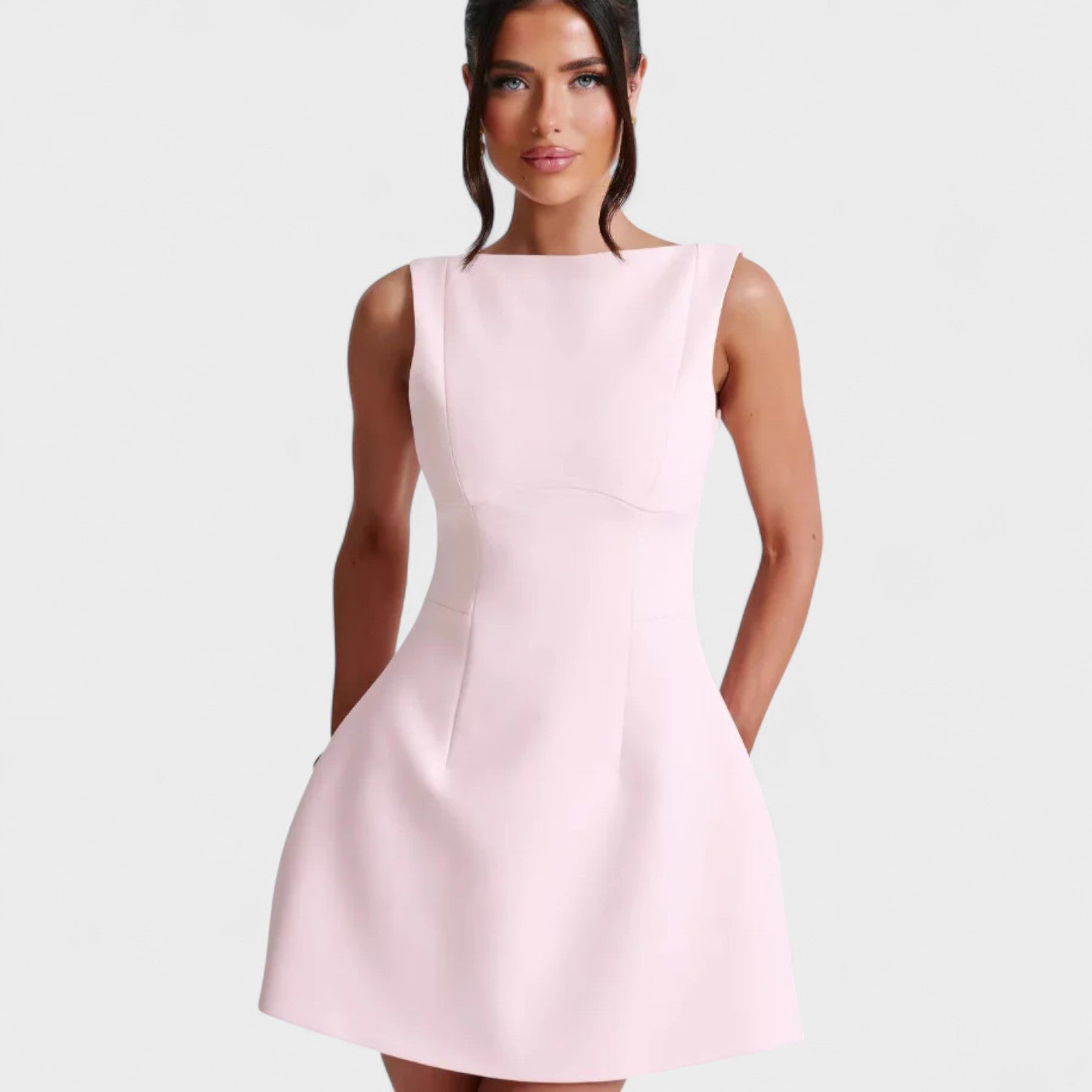 Ana - Elegantna Kratka Obleka