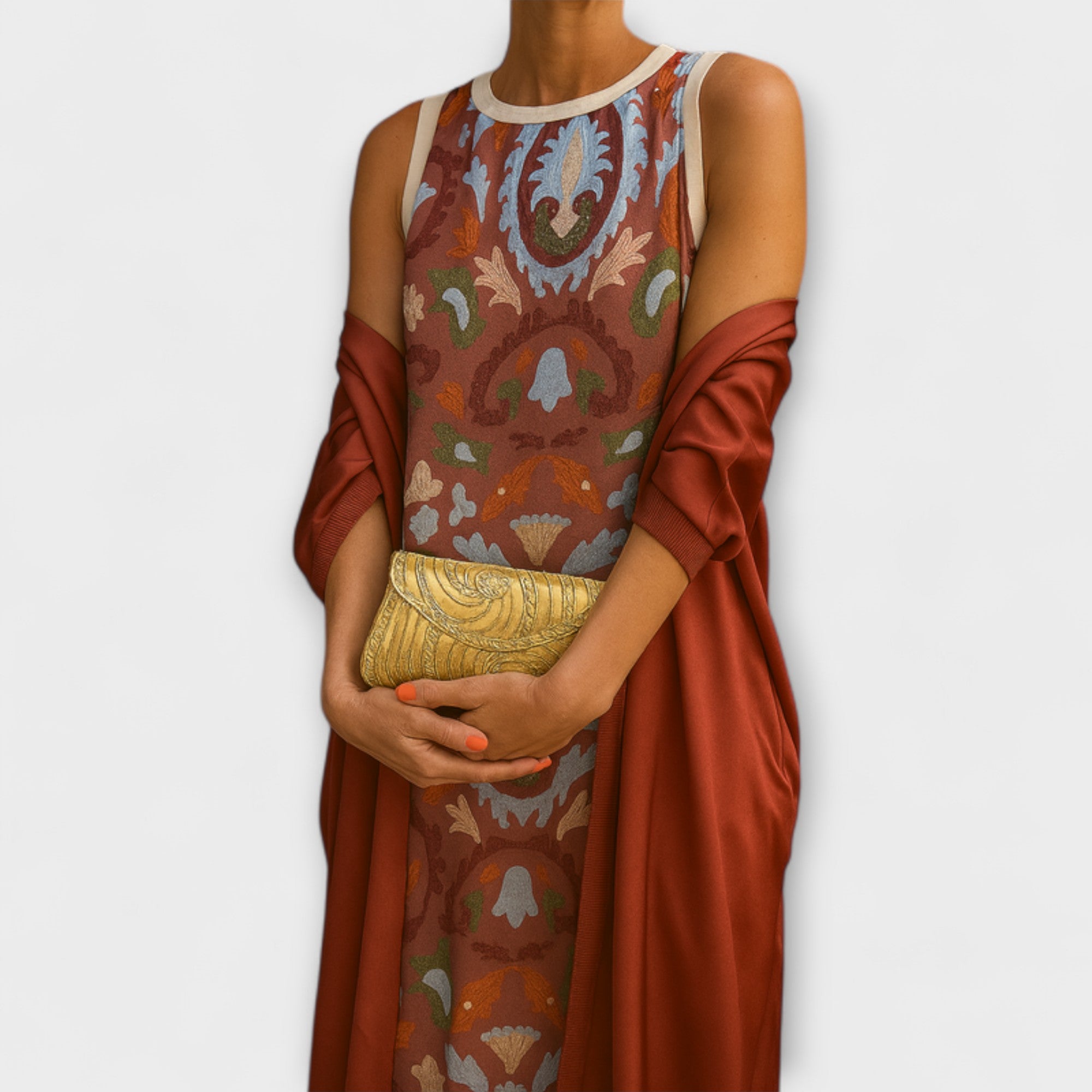 Rafaela – Eleganten dolg plašč z usklajenim plaščem