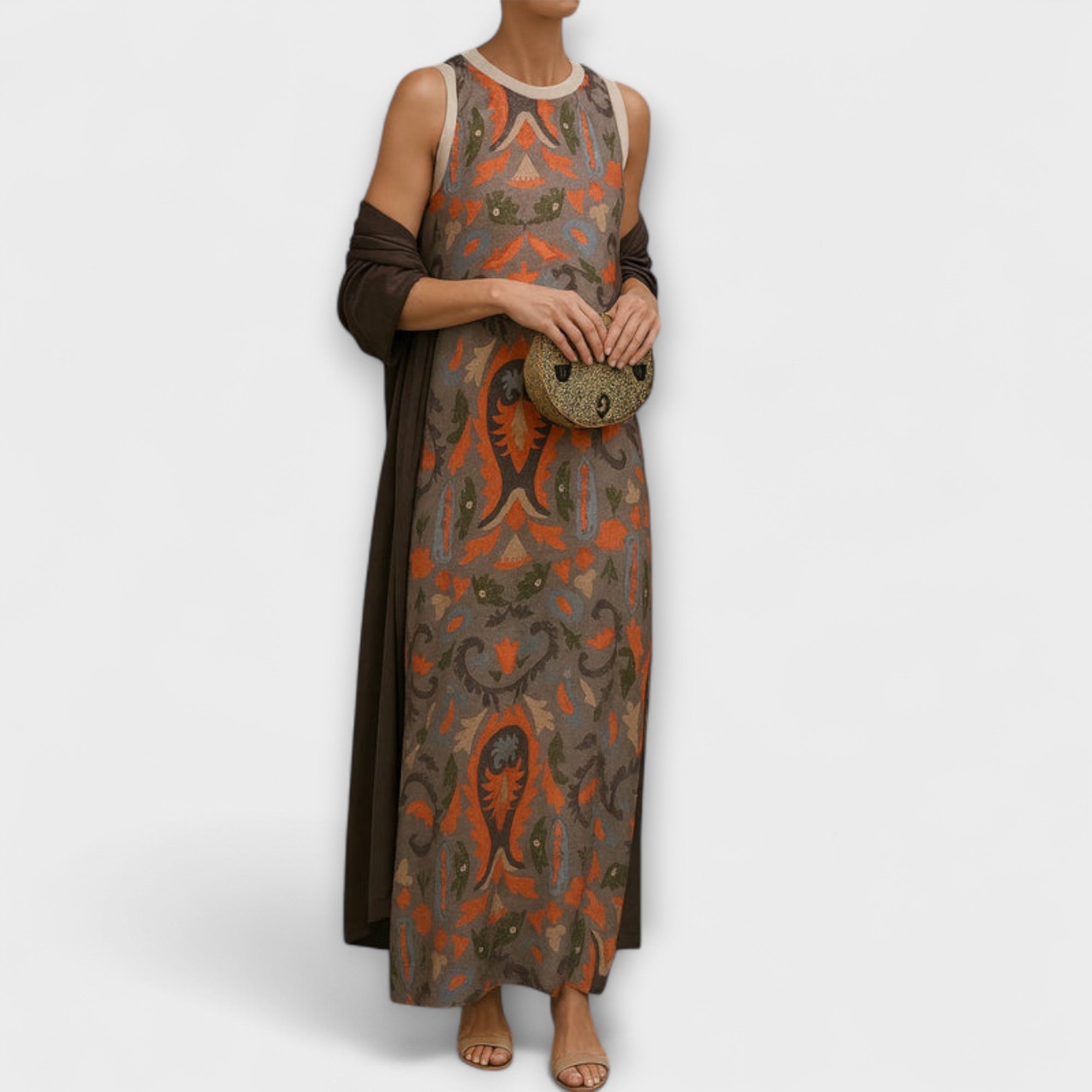 Rafaela – Eleganten dolg plašč z usklajenim plaščem