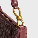 Isa - Burgundska Chic