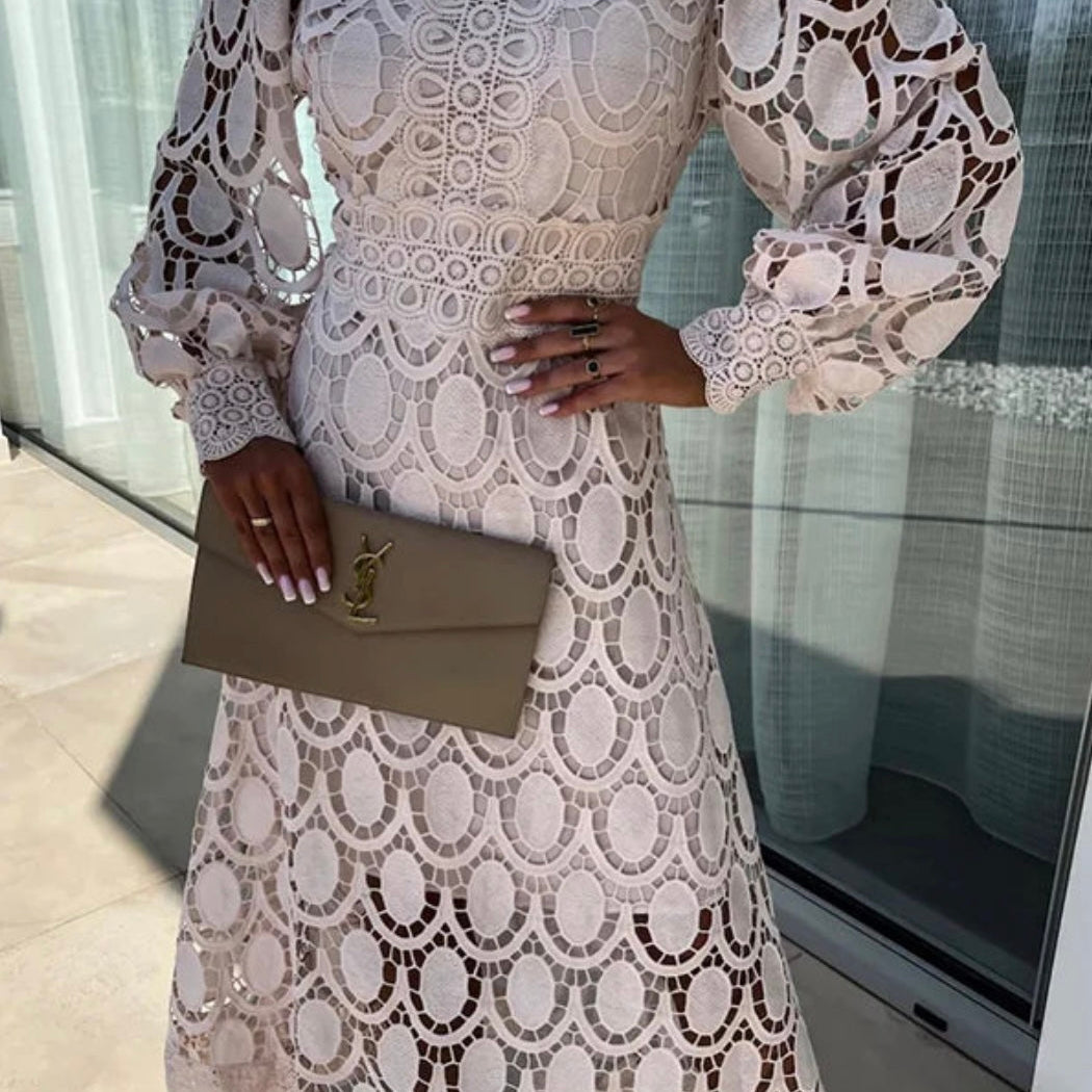 Ami - Elegantna čipkasta obleka