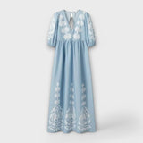 Sílvia - Tiskana obleka za breznaporno eleganco