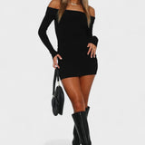 Carolina - Večni Oblek z Odkritimi Rameni