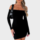 Carolina - Večni Oblek z Odkritimi Rameni