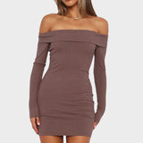 Carolina - Večni Oblek z Odkritimi Rameni