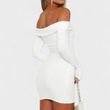 Carolina - Večni Oblek z Odkritimi Rameni